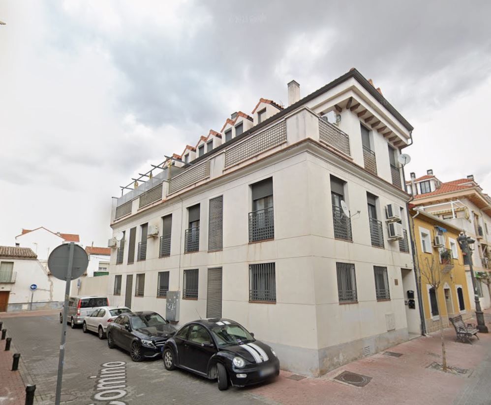 Edificio de 8 viviendas en calle Mayor 19, Velilla de San Antonio